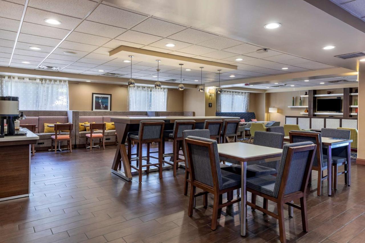 Hampton Inn Norco/Corona Экстерьер фото