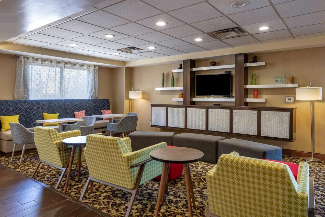 Hampton Inn Norco/Corona Экстерьер фото